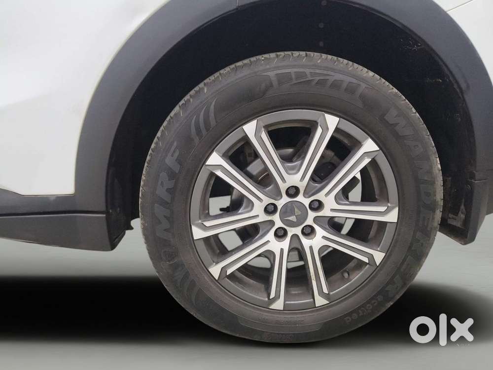 Mahindra Xuv700 2.0 Ax 7 Petrol At Luxury Pack Str, 2023, Petrol