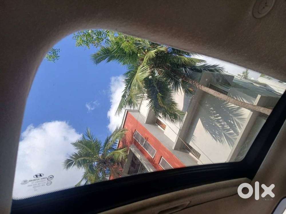 Hyundai I10 Asta Sunroof At, 2012, Petrol