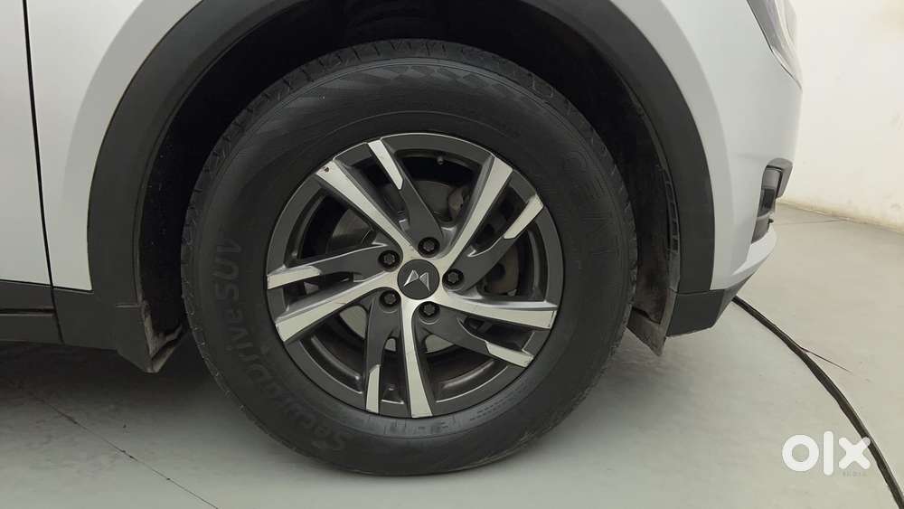 Mahindra Xuv700 2.2 Ax 5 Diesel At Str, 2022, Diesel