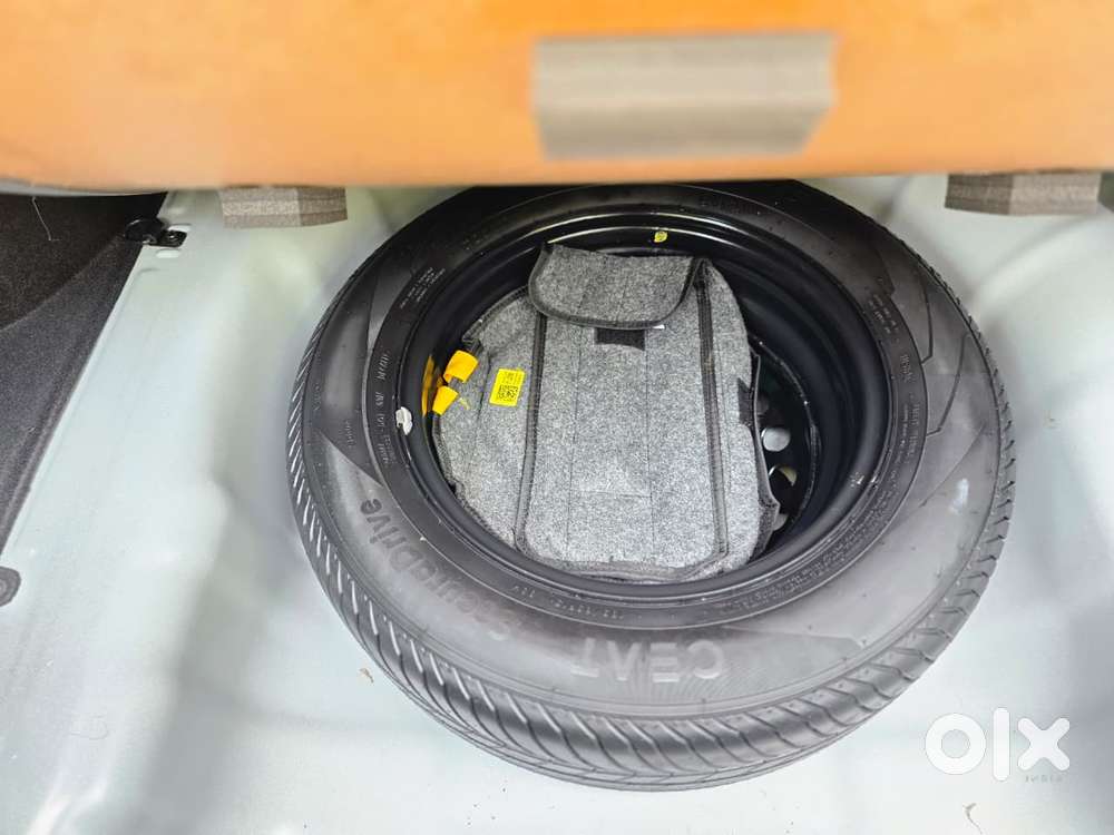 Hyundai Verna 1.5 Sx (o) Vtvt, 2024, Petrol