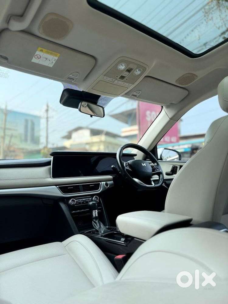 Mahindra Xuv700 2.2 Ax 7 Diesel At Luxury Pack Str, 2023, Diesel