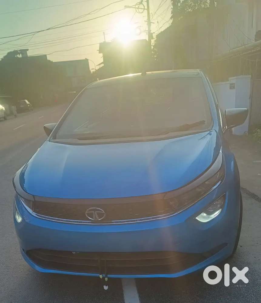 Tata Altroz 1.2 Xz 2023 Petrol, Colour Harblue