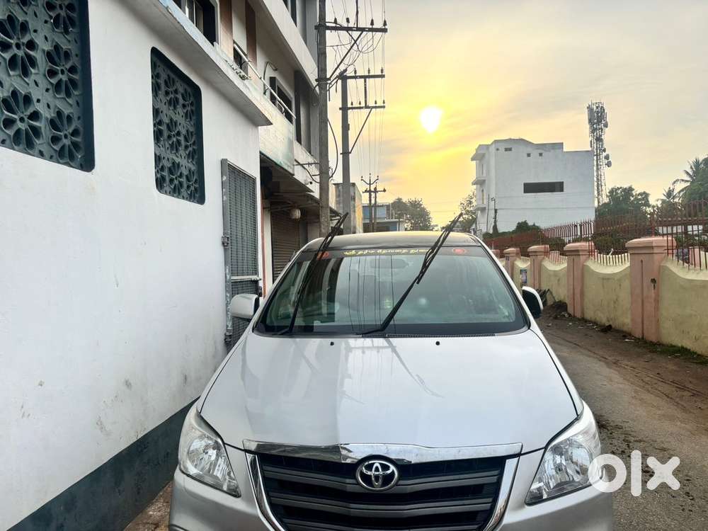 Toyota Innova Diesel 2012