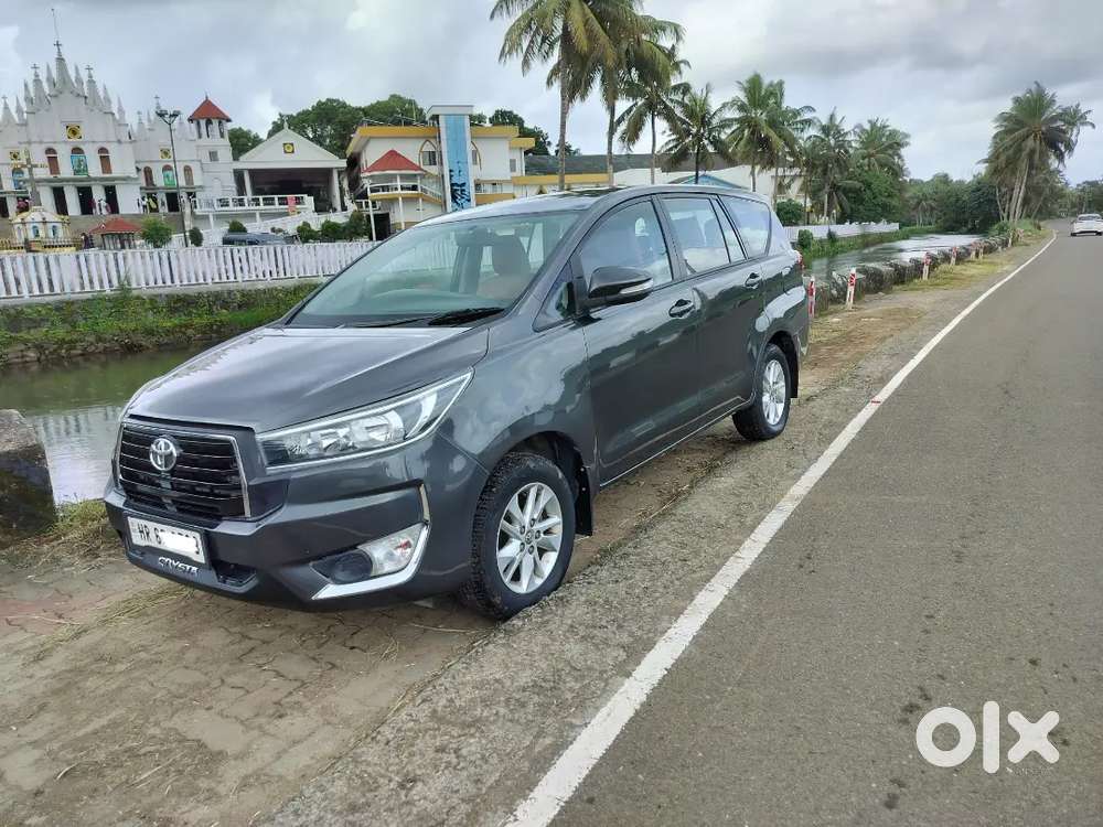 Toyota Innova Crysta G 8 Diesel 2016