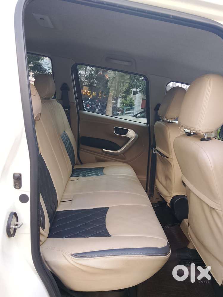 Mahindra Tuv 300 T10, 2019, Diesel