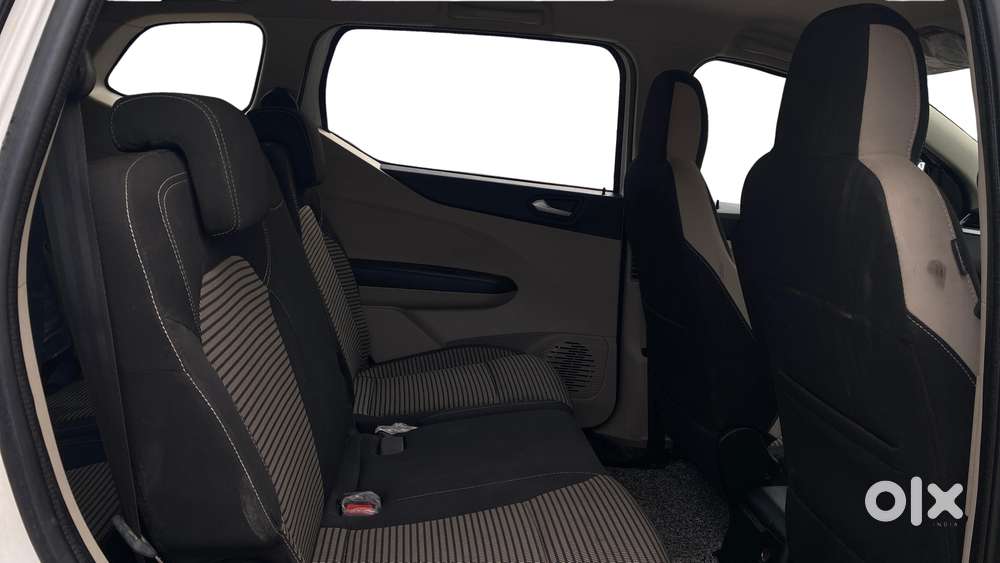 Renault Triber Rxz, 2024, Petrol