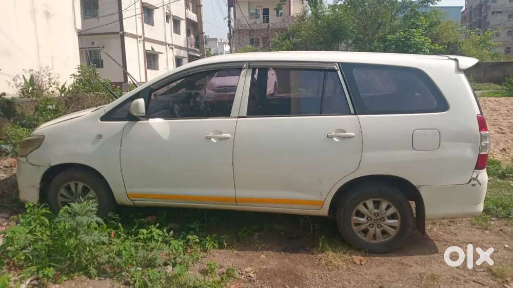 Toyota Innova 2016 Diesel Well Maintained