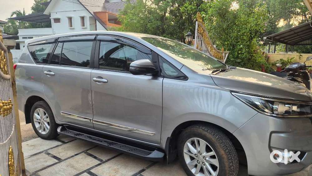 Toyota Innova Crysta 2.4 G Mt, 2023, Diesel