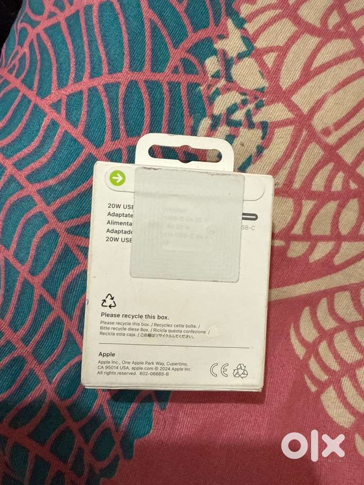 Apple adapter 20W with chroma bill