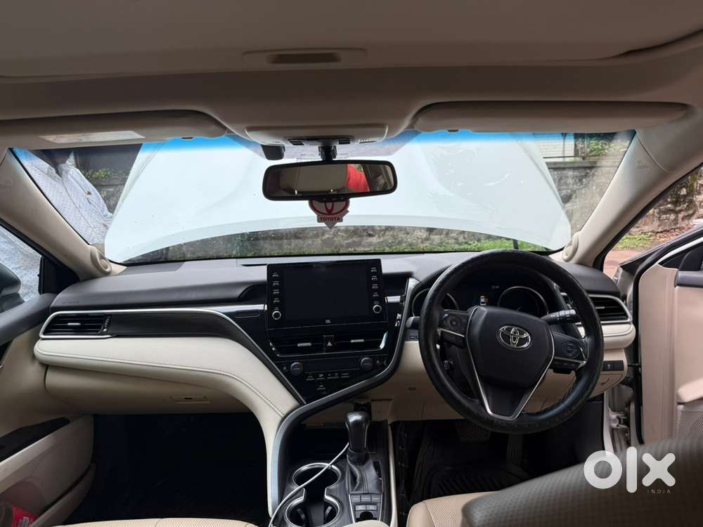 Toyota Camry Hybrid 2023