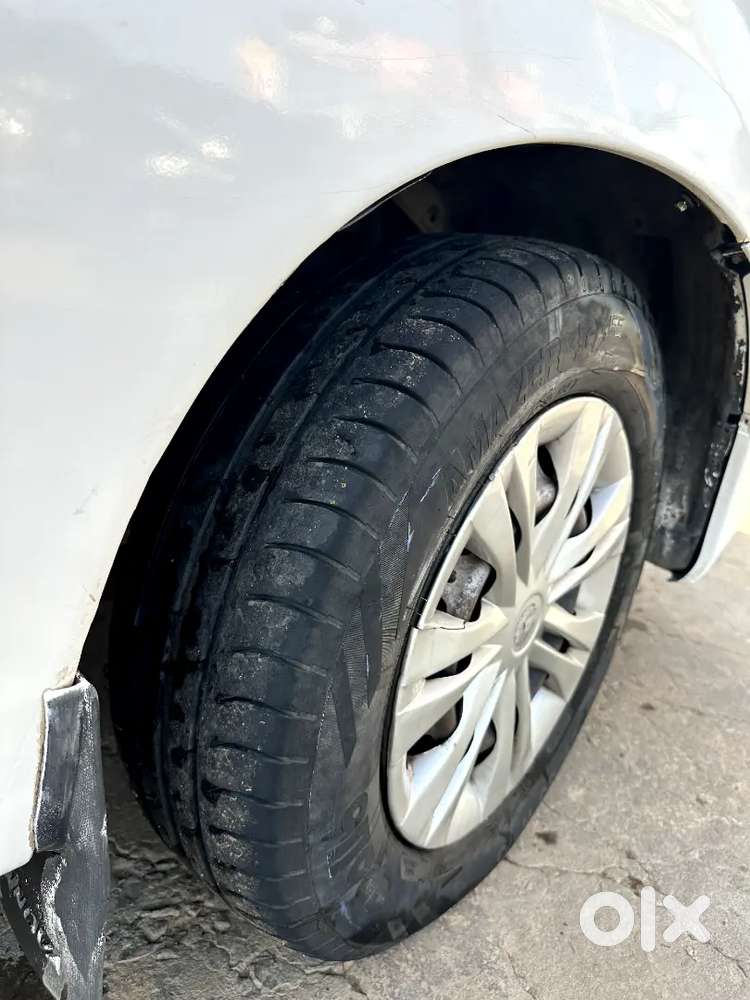 Innova Good Condition 4 Tayr New