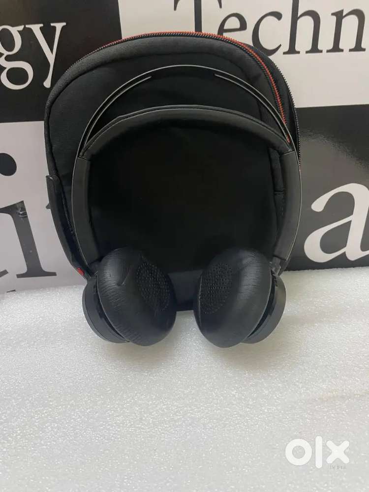 Poly Voyager Focus 2 Wireless Bluetooth available