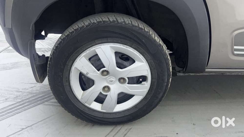 Renault Kwid 2019-ongoing 1.0 Rxt Amt (o), 2018, Petrol