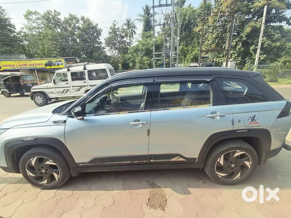 Maruti Suzuki Victoris Petrol 1