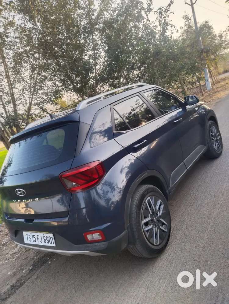 Hyundai Venue 2022 Diesel Well Maintained