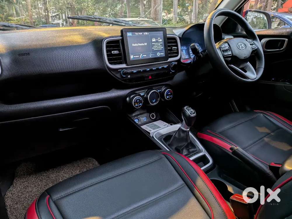 Hyundai Venue 2021 Petrol Well Maintained