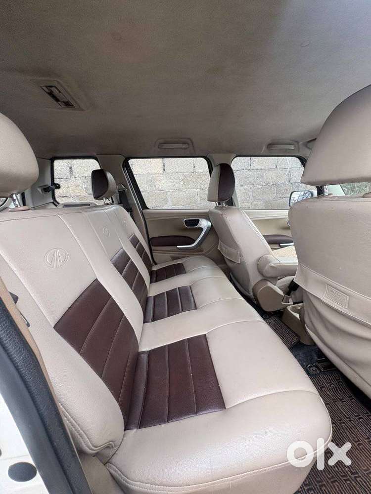 Mahindra Tuv 300 Mhawk100 T8 Amt, 2016, Diesel