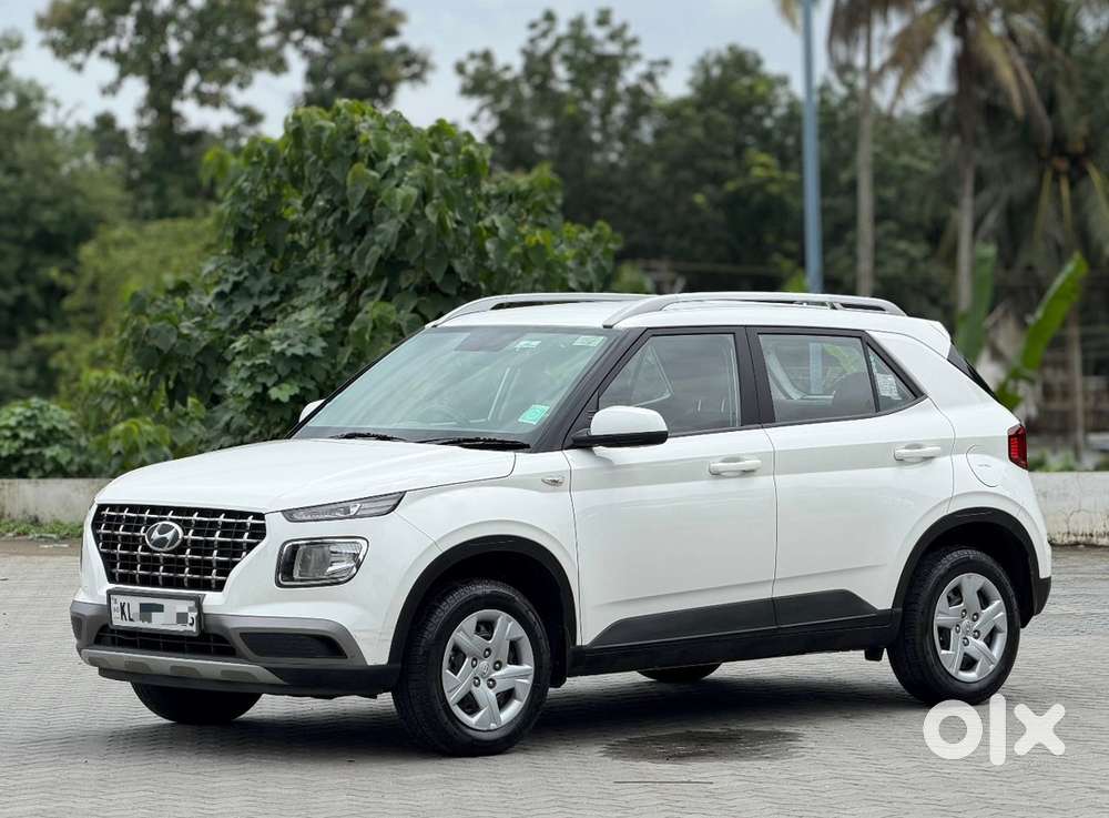 Hyundai Venue Petrol Manual 2020 Year