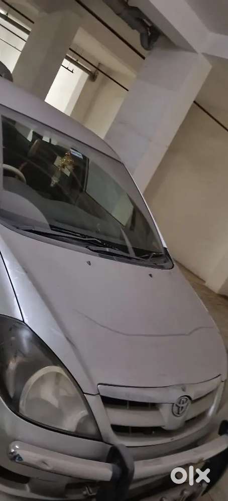 Toyota Innova Hycross 2010 Petrol Manual