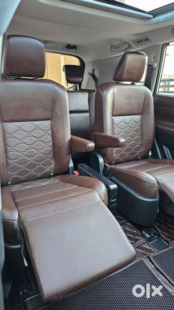 Toyota Innova Hycross 2.0 Zx (o) Hybrid 7 Str, 2025, Petrol
