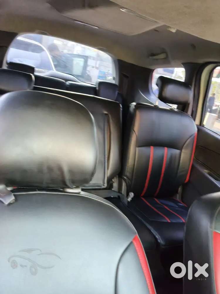 Renault Lodgy 2017 8 సీటర్ ఫ్యామిలీ కార్  మామూలుగా 5 లక్షలు ఉంటది