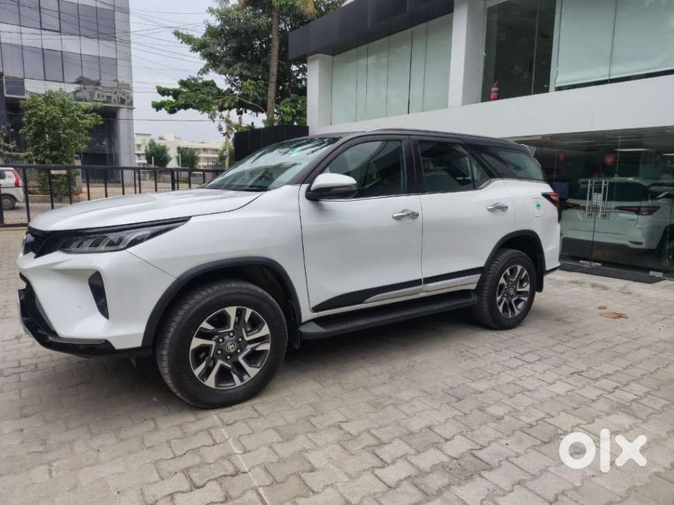 Toyota Fortuner Legender 4x4 At 2.8, 2024