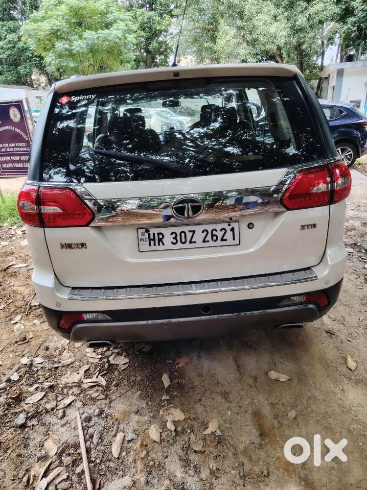 Tata Hexa 2017 Pearl White Diesel  Automatic, 4x2 6 Seater. Top Model