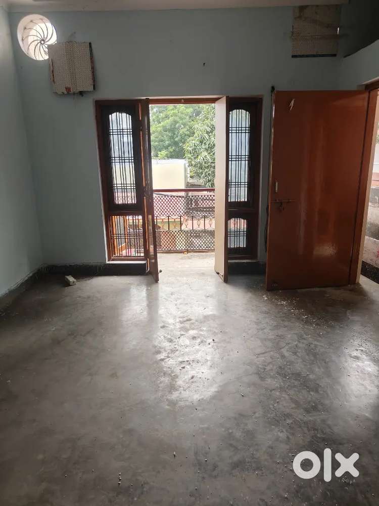 Room for rent, non veg not allowed