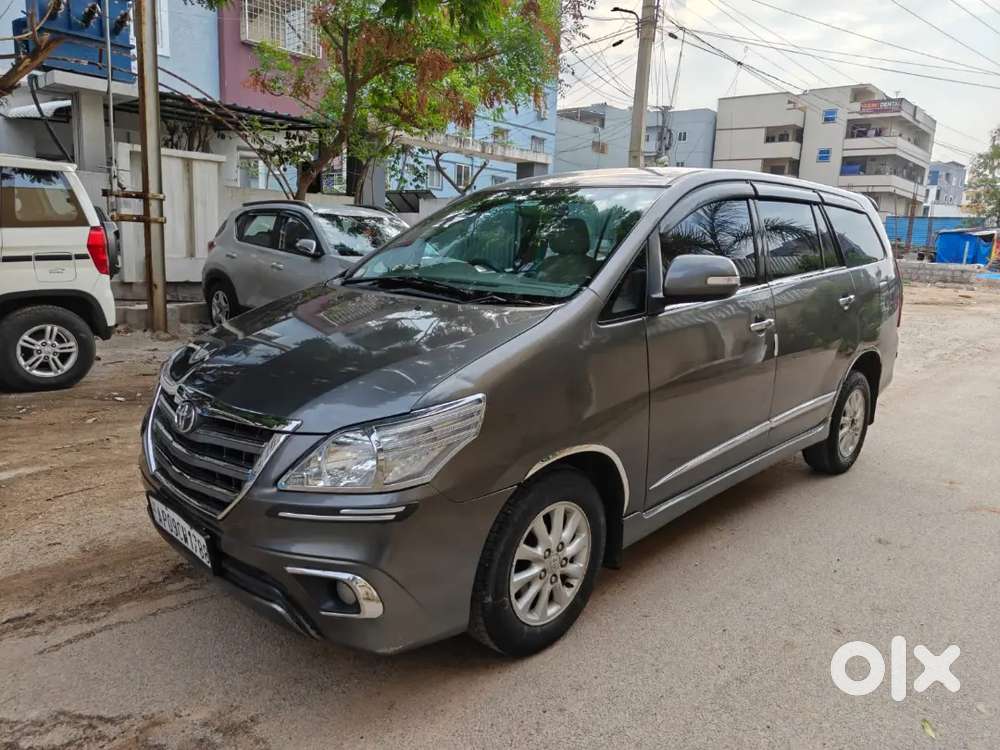 Toyota Innova 2014