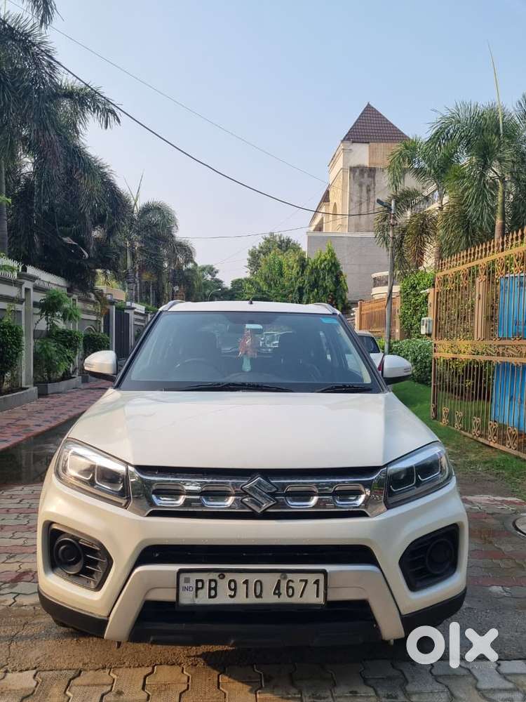 Maruti Suzuki Brezza 1.5 Zxi Smart Hybrid, 2022, Petrol