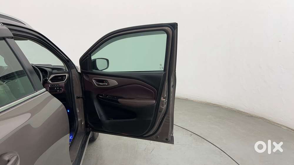 Maruti Suzuki Fronx Alpha 1.0l Turbo 6 At, 2023, Petrol