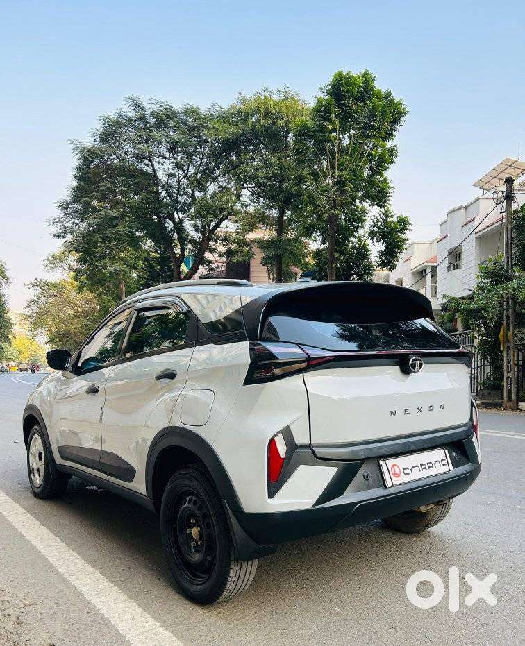 Tata Nexon, 2023, Petrol