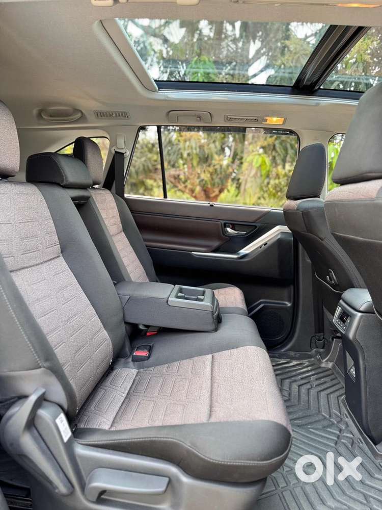 Toyota Innova Hycross