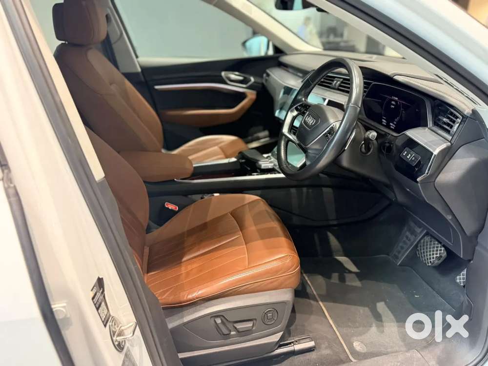 Audi Q8 E-tron, 2023, Electric