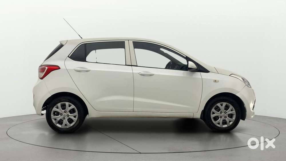 Hyundai Grand I10 Magna At, 2016, Petrol
