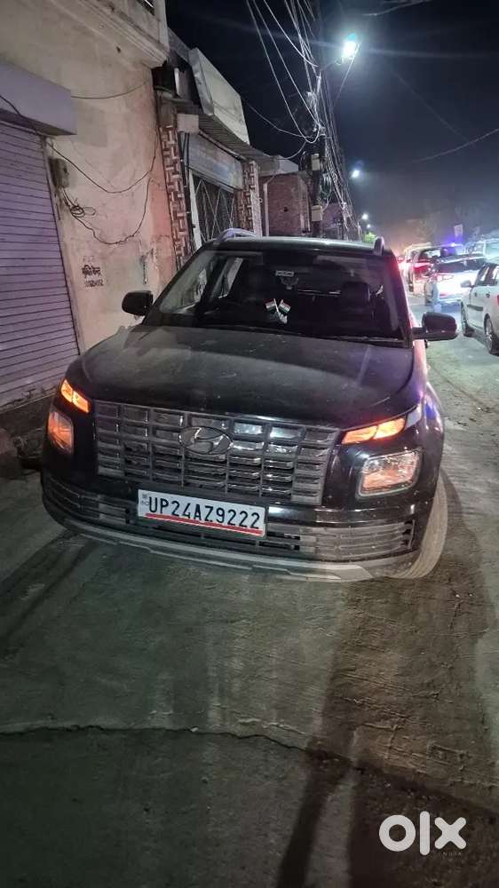 Hyundai Venue V I P No 1st Owner