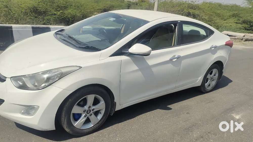 Hyundai New Elantra 2012 Diesel 89000 Km Driven