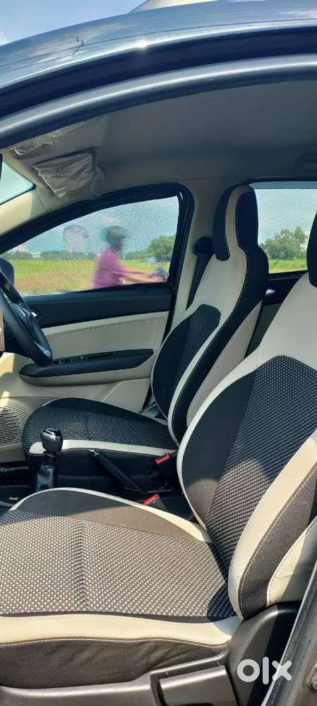 Renault Triber Rxz, 2022, Petrol