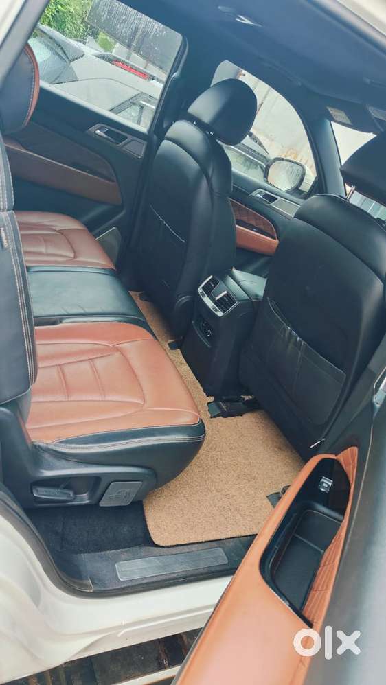 Mahindra Alturas G4 2019