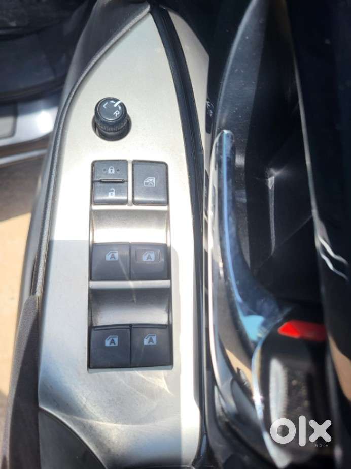 Toyota Innova Crysta 2.4 V, 2017, Diesel