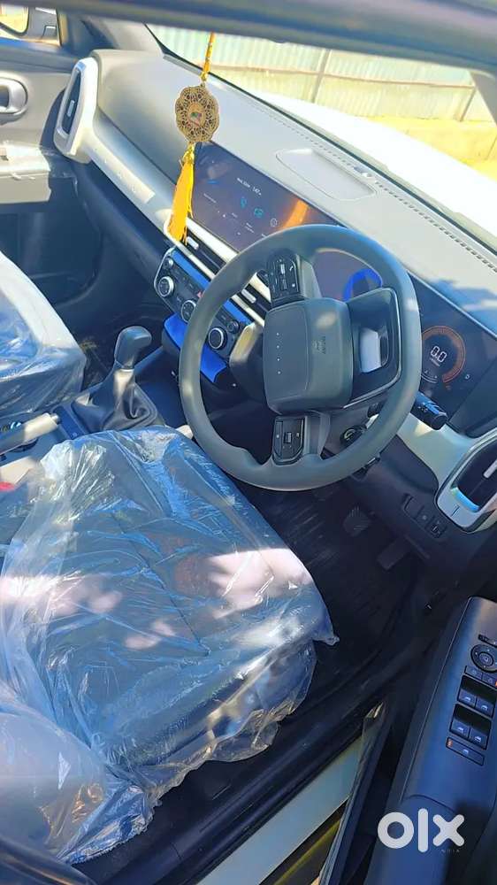 Hyundai Venue 2026 Petrol 2100 Km Driven