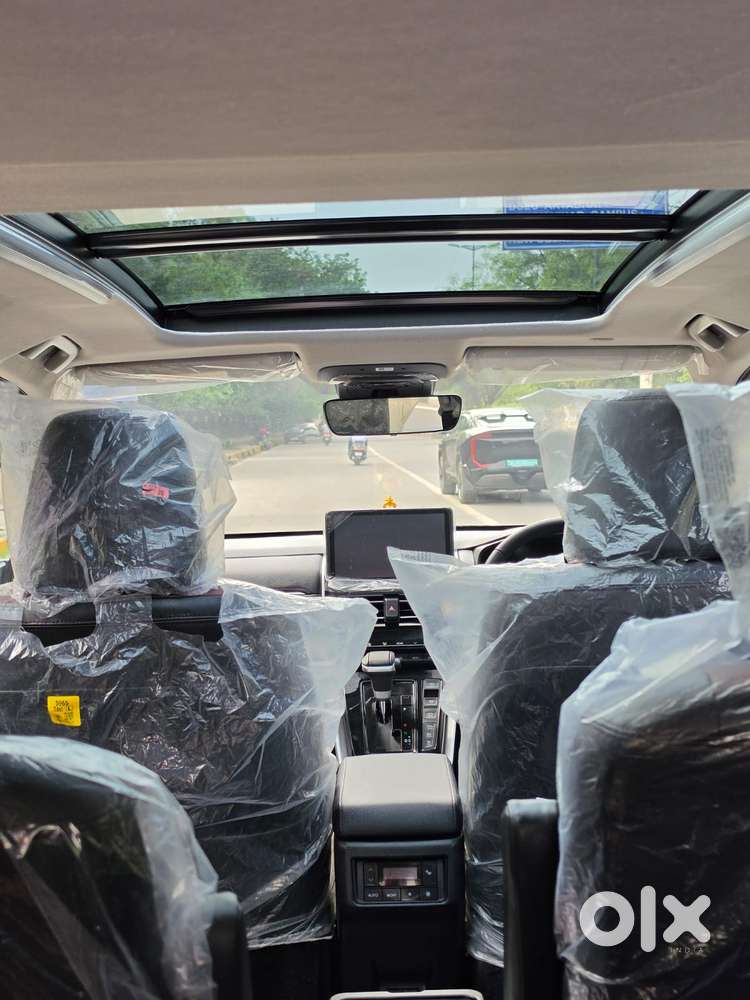 Toyota Innova Hycross 2.0 Zx (o) Hybrid 7 Str, 2025, Petrol