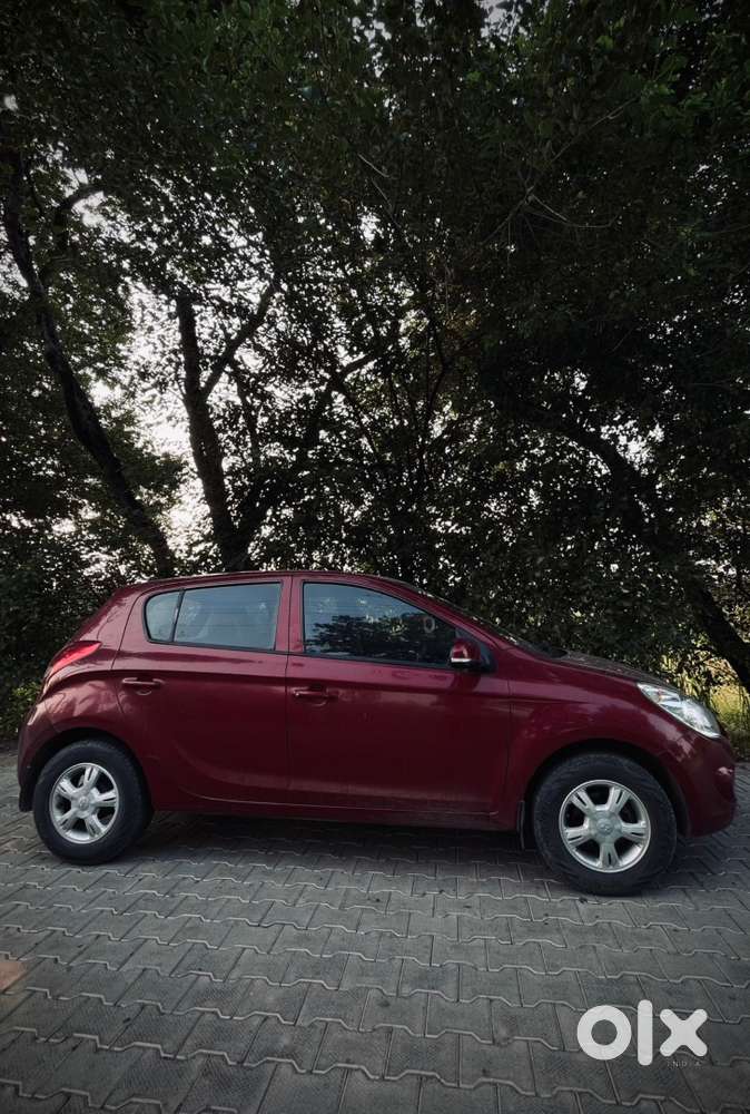 Hyundai With 69000 Km 2010