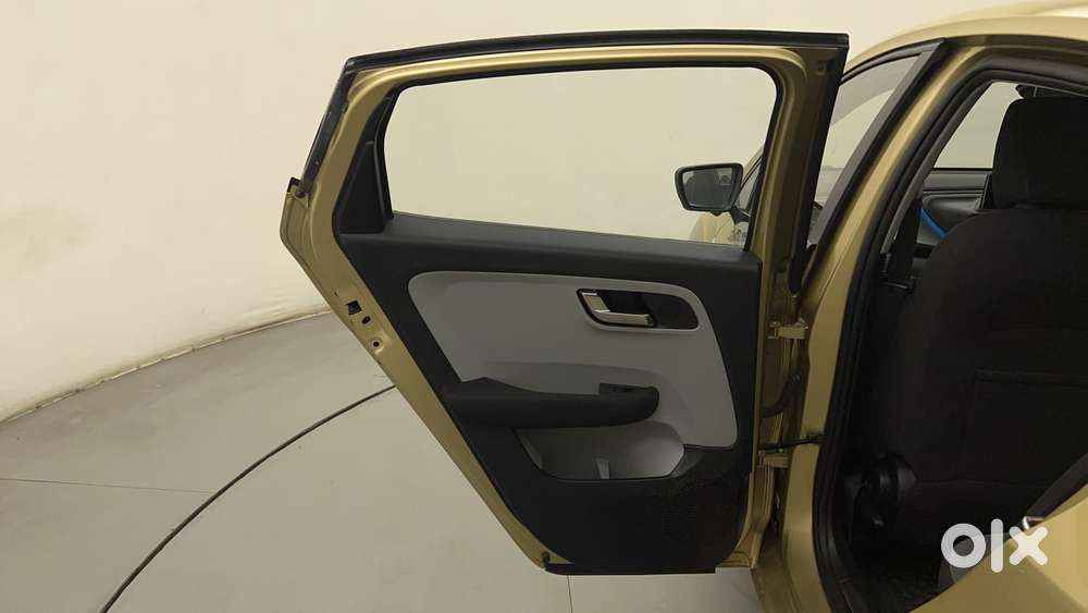 Tata Altroz Xz, 2020, Petrol