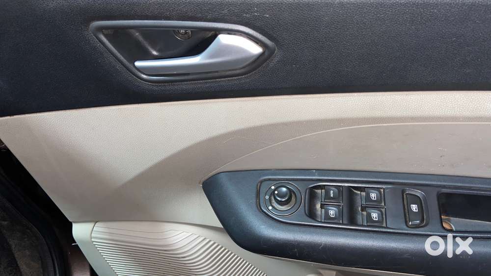 Renault Triber Rxz, 2022, Petrol