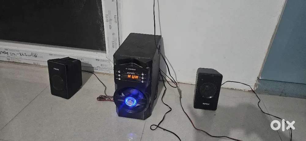 2.1 channel intex speaker with remote FM aux. Pandrive connect.