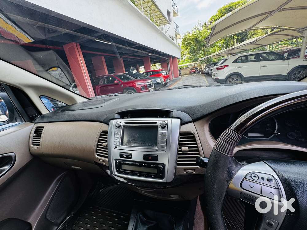 Toyota Innova 2.5 Zx 7 Str Bs-iv, 2015, Diesel