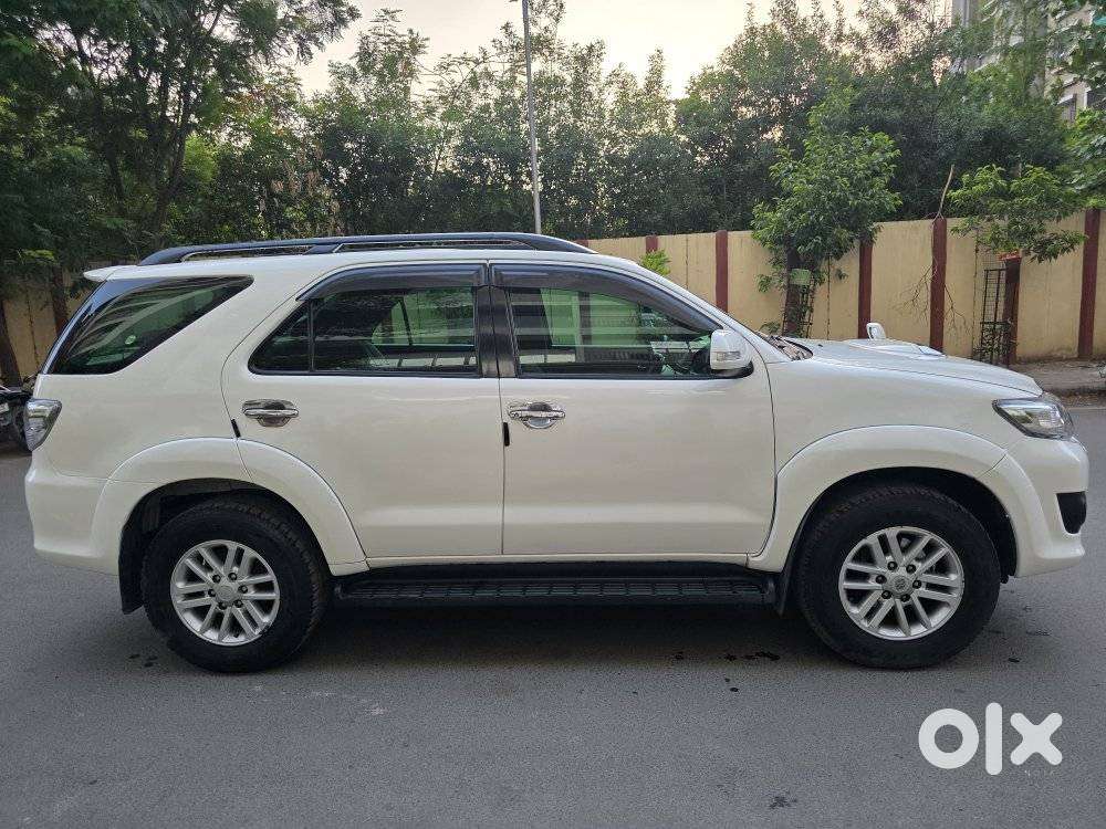 Toyota Fortuner 4x2 Manual, 2012, Diesel
