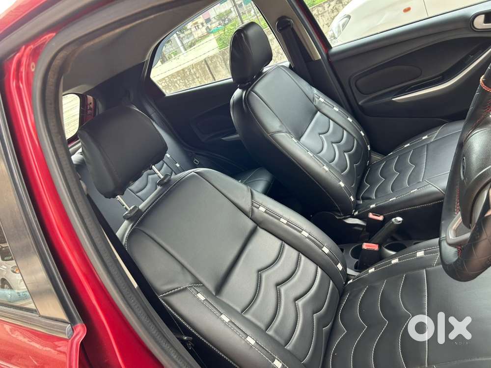 Ford Figo Titanium Blu 2017
