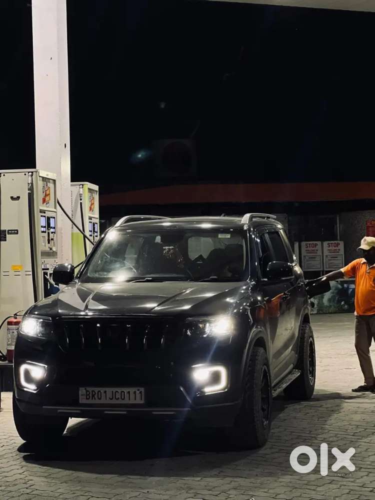 Mahindra Scorpio-n  Z8l Top Model Luxury Line Diesel Well Maintained